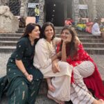 Karunya Ram Instagram - In the temple city @ Arunachalesvara temple blessed insight of Agni Lingam one of panchabhootlingas This place is so holy & sacred Jst feels so spiritual depicting meaning of life hail Param Punya Bhagavan Sri Ramana Maharishi🙏🏻 : : : #thiruvanamallai #sriramanamaharshi #divine #spiritual Arunachaleswara Tempel, Thiruvannamalai