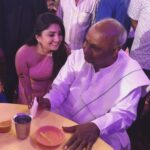 Karunya Ram Instagram – ನಾಡಿನ ಹಿರಿಯ ರಾಜಕಾರಣಿ, ಭಾರತದ 11 ನೇ ಮಾಜಿ ಪ್ರಧಾನಿ ಹಾಗೂ ನಮ್ಮೆಲ್ಲರ ಪ್ರೀತಿಯ ಅಪ್ಪಾಜಿ ಶ್ರೀ ಹೆಚ್.ಡಿ. ದೇವೇಗೌಡ ಅವರಿಗೆ ಜನ್ಮ ದಿನದ ಹಾರ್ದಿಕ ಶುಭಾಷಯಗಳು., ಭಗವಂತನ ಕೃಪಾಶೀರ್ವಾದ ನಿಮ್ಮ ಮೇಲೆ ಸದಾ ಇರಲೆಂದು ಪ್ರಾರ್ಥಿಸುತ್ತೇವೆ Happy bday to u HD Devegowda sir 🎂🎉🎁🎊
:
:
:
#hbddevegowdru #birthday #devegowdru Bangalore, India