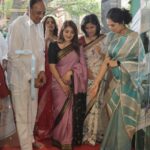 Karunya Ram Instagram - Congratulations & Happy to inaugurate the second branch of @houseof.raadhya_sarees In RR Nagar ,Being a married women and becoming a entrepreneur takes a hell lot of effort & may your story serve as an inspiration to all other women out there dear Ranjitha 💐💐🤗❤️ : : Saree : @houseof.raadhya_sarees @umesh__photography___ : : #karunyaram #milkybeautykarunyaram #raadyasaree #sareelove Raja Rajeshwari Nagar, Bangalore South