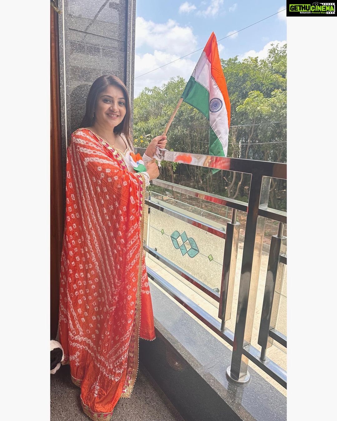 Karunya Ram Instagram - Happy 77th Independence Day 🇮🇳🙏🏻💐 #harghartiranga #independenceday #77independenceday Raja Rajeshwari Nagar, Bangalore South