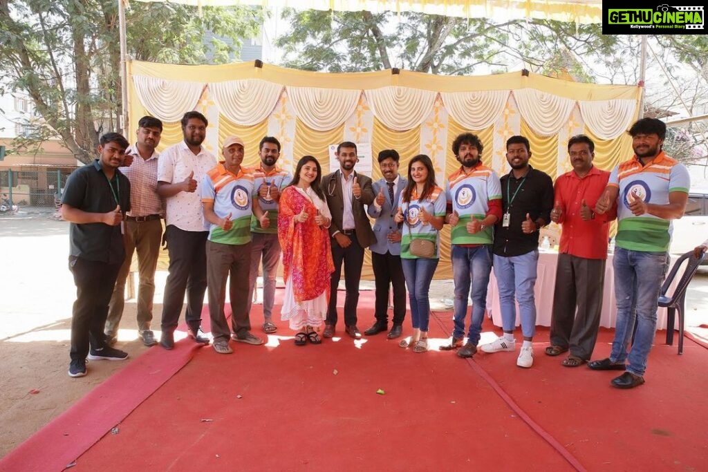 Karunya Ram Instagram - Alone we can do little , together we can do so much team #samskartrust Few missing the scenes🙏🏻 : We are very much happy abt our 1st free Cardiac camp with CPR trainining session at RR Nagar we ended up wit 100 numbers it’s a supper successful camp Thnk u so much for al the support and love, do join ur hand wit us to do more n more 🤗👍🏼🙏🏻 : : #karunyaram #samskartrust #fortishospital #nagarbhavi #rrnagar #cardiaccamp Raja Rajeshwari Nagar, Bangalore South