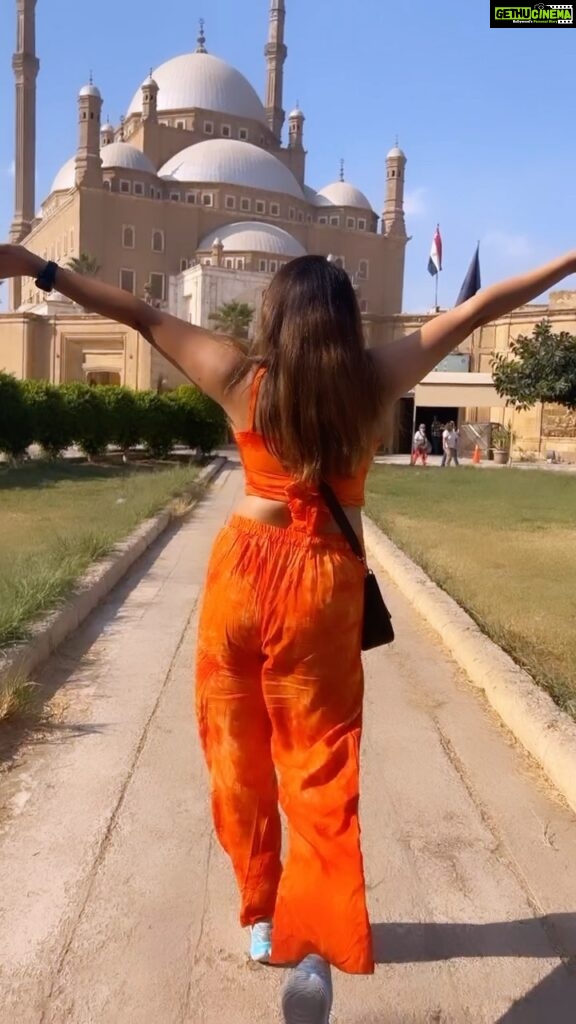 Karunya Ram Instagram - Do more of what makes you happy 🧡🖤💚 : : #karunyaram #milkybeautykarunyaram #egypt #travel #vaction