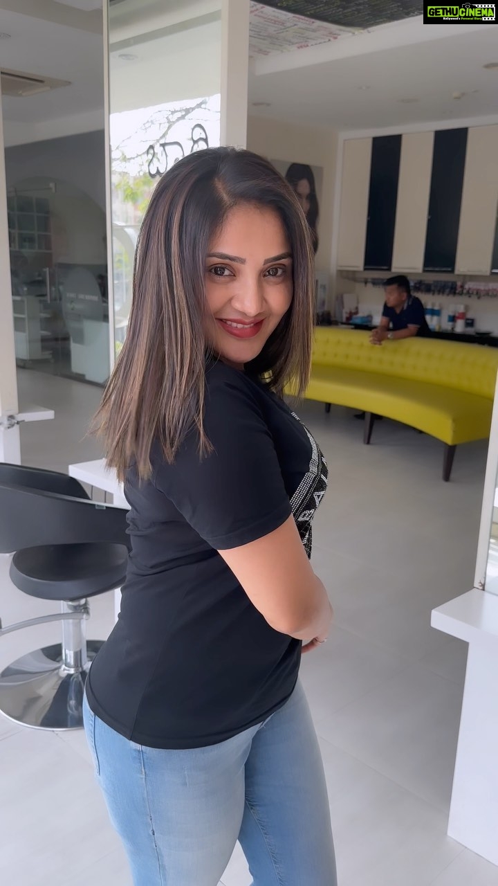 Karunya Ram Instagram - New transformation ✌🏼👍🏼thanks for turning my hair Healthy and beautiful @bodycraftspasalon : : #karunyaram #milkybeautykarunyaram #bodycraft #hair #transformation #beautiful #trending Bodycraft