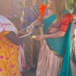 Karunya Ram Instagram - I was immensely happy to celebrate the festival with these beautiful souls who truely made my day so special ! Blessed are those who see beautiful things in humble places . Happy Sankranthi to all 🌴🌴🌾🌻✨ : : : #karunyaram #milkybeautykarunyaram #actress #sankranti #festival #trendingreels #trending #viral #insta #instareels #meta #reels #instagood