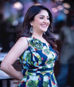 Karunya Ram Instagram - 💎💎💎
:
:
Makeup : @makeoverbysamridhi_ram 
Hair : @soverpukhrambam 
Styling : @apekshapurohit 
PC : @vijaymonteiro 
:
:
#karunyaram #milkybeautykarunyaram #actress #raymo #kannada #movie
