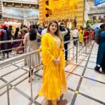 Karunya Ram Instagram - Thanks for the isckon community @iskconbangaloretemple for arranging & making this Darshan possible for me on this auspicious day of Vaikunta Ekadasi felt blessed 😇let’s all start off on a positive note 😊2023🤗👍🏼 : : #karunyaram #vaikunkaekadashi #isckon #harelrishna #2023 #newstart #newbeginning #postivevibes #postivity #goodvibes #dogood #bekind ISKCON Bangalore
