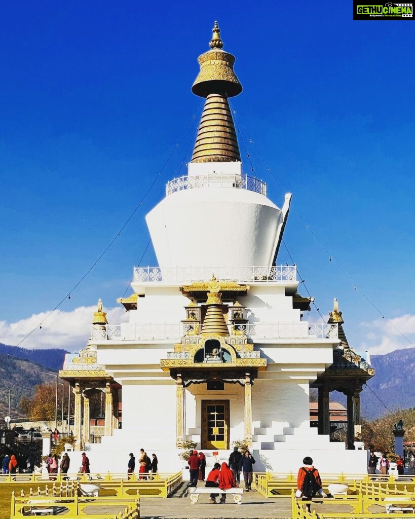 Karunya Ram Instagram - Bhutan ♥️💓 : : #bhutan #travel #vacation #memories Memorial Chorten, Thimphu