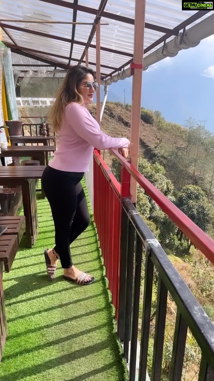 Karunya Ram Instagram - Life is beautiful 💕🖤💓 : : #karunyaram #milkybeautykarunyaram #bhutan #thimphu #vacation Thimphu, Bhutan
