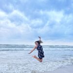 Karunya Ram Instagram – Don’t just fly Soar High 💙🤍
:
:
:
#karunyaram #milkybeautykarunyaram #travel #vacation #memeories #trend #fly #high