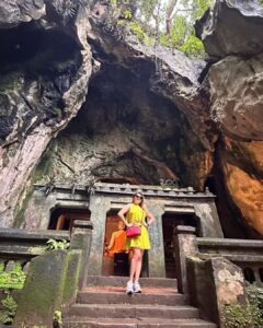 Karunya Ram Instagram - Vietnam 🇻🇳💚♥️ 
:
:
:
#karunyaram #milkybeautykarunyaram #vietnam #explore #vacation #travel #sisters #sisterlove #danang