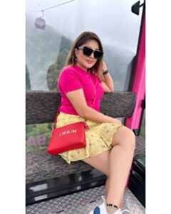 Karunya Ram Instagram - The world is yours to explore.💖🇻🇳
:
:
#karunyaram #milkybeautykarunyaram #vietnam #banahill #sunworld #vacation #explore #travel #luiosvitton #nike #zara #balmain
