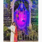 Karunya Ram Instagram - ತಿರುಪತಿ ತಿರುಮಲ ಶ್ರಿ ವೆಂಕಟೇಶ 🙏🏻 ಕೆಲವು ವರ್ಷಗಳ ನಂತರ ಕುಟುಂಬ ಸಮೇತರಾಗಿ ಇಂದು ತಿಮ್ಮಪ್ಪನ ದರ್ಶನವನ್ನು ಪಡೆದೆವು🙏😊 ಗೋವಿಂದ ಗೋವಿಂದ : : : #karunyaram #milkybeautykarunyaram #tirupati #tirumala #venkateshwaraswamy #god #belive Tirumala, Andhra Pradesh, India