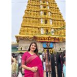 Karunya Ram Instagram - 🩷💛🩷 : : #karunyaram #milkybeautykarunyaram #actress #heroine #beautiful Chamundi Temple