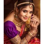 Karunya Ram Instagram - ಬೆಳಕಿನ ಹಬ್ಬ ದೀಪಾವಳಿ ಹಬ್ಬದ ಶುಭಾಶಯಗಳು 🪔 : : Wearing : @amorabybindureddy Photography : @team_amstudio Jewllry : @aabushanjewellery1941 Makeup : @nikithaanandmakeup Hair : @hairstyle_by_priya_bangalore : : #karunyaram #milkybeautykarunyaram #deepawali #saree #jewlery #beautiful #traditional #cute #beautiful #gorgeous #festival #celebration