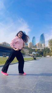 Karunya Ram Instagram - Feel the beat with this beautiful view♥️🎸 : : @joshapp.kannada @officialjoshapp : : #karunyaram #milkybeautykarunyaram #actress #instareels #trendingreels #meta #dance #love #vacation #azarbaijan #baku #flamethrower #karllagerfeld #underarmour #mango #travel #enjoy #trending #viral #cute Baku, Azerbaijan