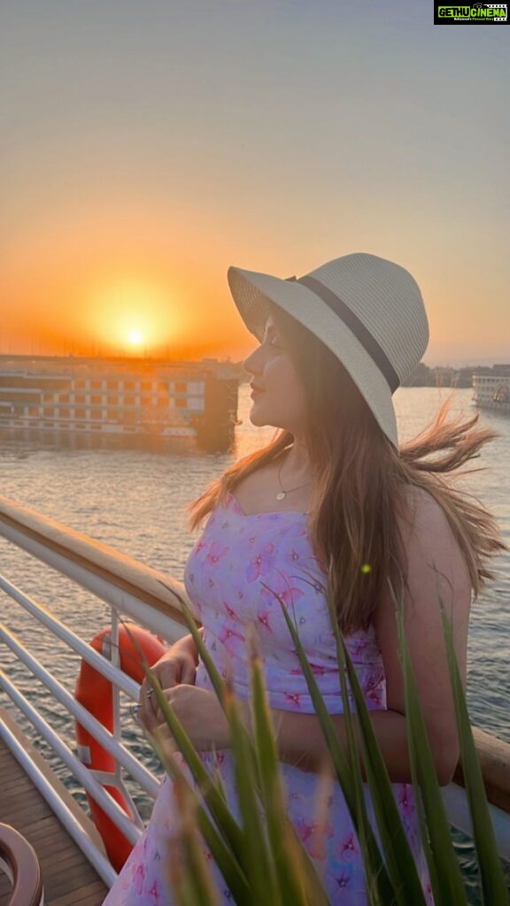 Karunya Ram Instagram - Be always blooming 😍♥️🥰🇪🇬 : : @officialjoshapp @joshapp.kannada : : #karunyaram #milkybeautykarunyaram #actress #cute #beautifull #pretty #vacation #egypt #fun #instareels #trending #viral #meta #instagood #instagood #instalove #travel #travelvlogger #cruise #luxor Luxor, Egypt