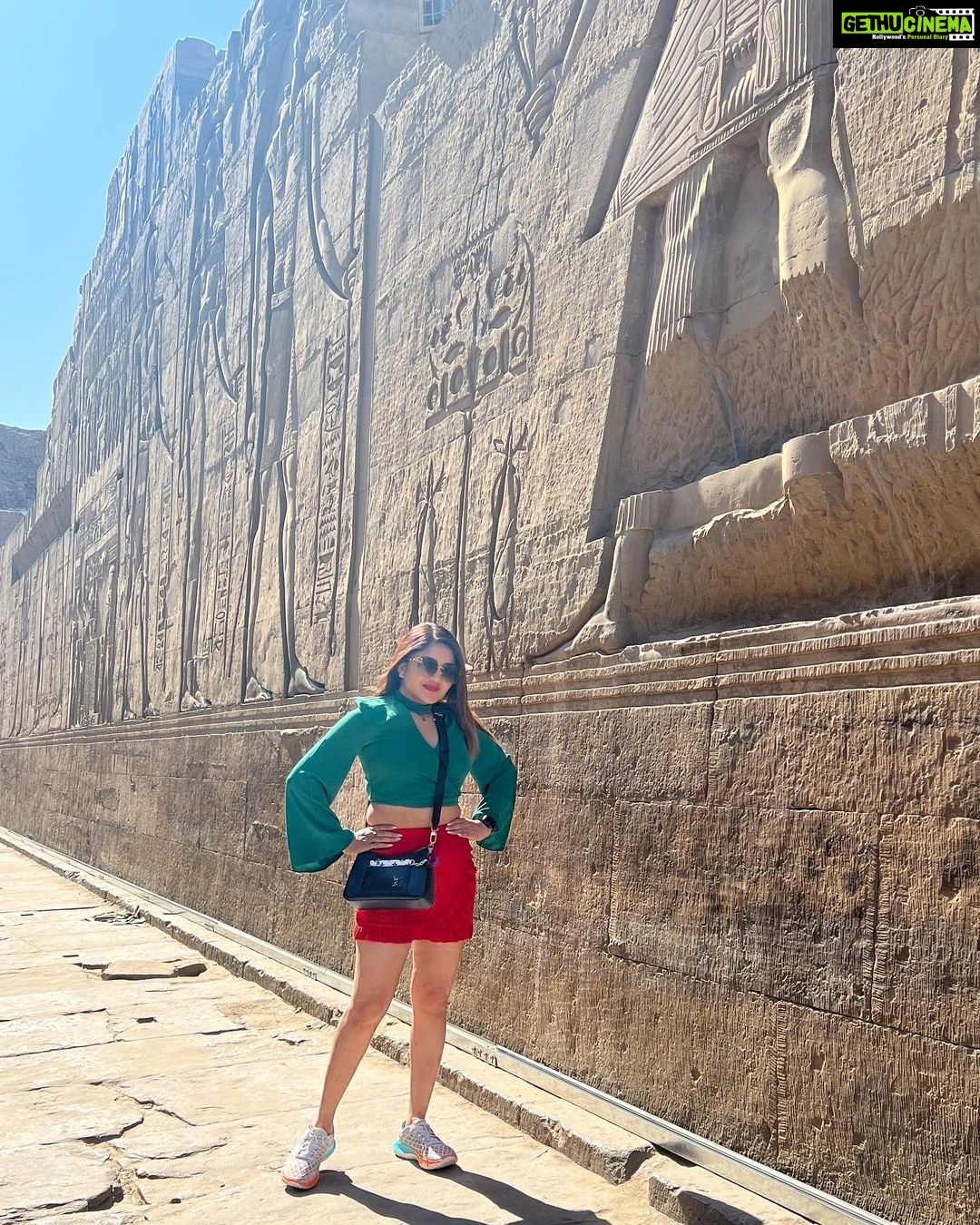 Karunya Ram Instagram - My best memories are the ones we make togather ♥️🥰🤗 : : #karunyaram #samridhiram #sisters #bonding #love #memeories #vacation #egypt Temple Of Kom Ombo