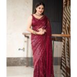 Karunya Ram Instagram - ♥️♥️♥️ : : Wearing : @label_divya_samal Makeup : @makeoverbysamridhi_ram @hairstyle_by_priya_bangalore Pc : @rainbow_photography_official : : #karunyaram #milkybeautykarunyaram #actress #saree #elegence