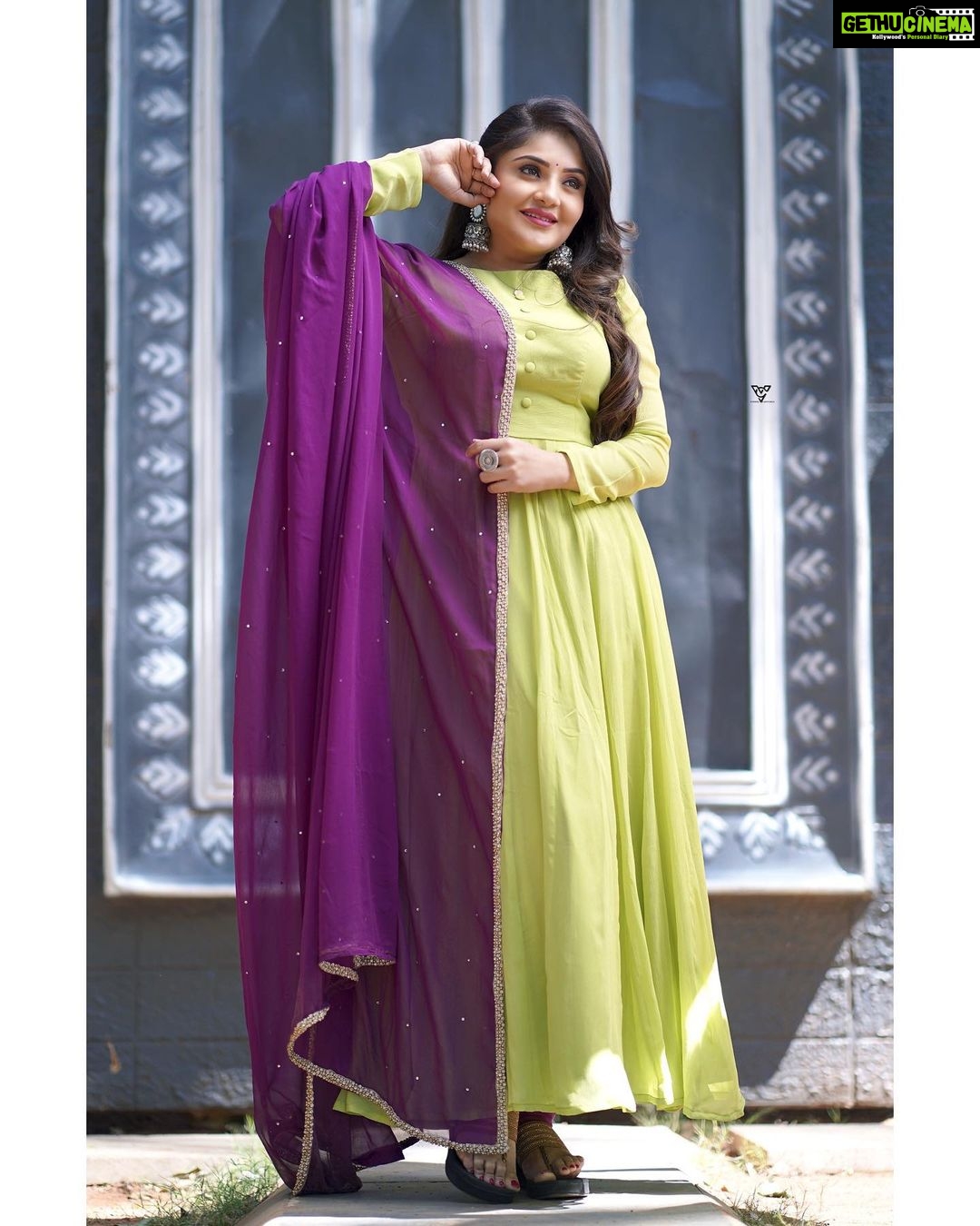 Karunya Ram Instagram - Go green 💚💜 : : : #karunyaram #milkybeautykarunyaram #heroine #actress #trending #viral