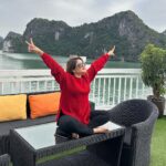 Karunya Ram Instagram - Love the nature ♥️🇻🇳 : : #karunyaram #milkybeautykarunyaram #vietnam #naturelover Hạ Long Bay