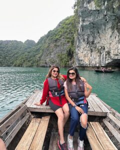 Karunya Ram Instagram - Ha long bay Wht a beauty 🇻🇳 u have my ♥️
:
:
#karunyaram #samridhiram #sisters #vietnam #halongbay #vacation #memories #travel