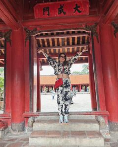 Karunya Ram Instagram - Wow agin made tis happn to visit new country n mke it some beautifull memories 🇻🇳 
:
:
:
#karunyaram #samridhiram #honai #vietnam #travel #explore #memories #vacation