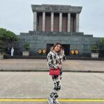 Karunya Ram Instagram - Wow agin made tis happn to visit new country n mke it some beautifull memories 🇻🇳 : : : #karunyaram #samridhiram #honai #vietnam #travel #explore #memories #vacation Hanoi, Vietnam