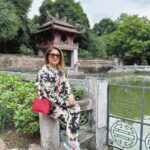 Karunya Ram Instagram - Wow agin made tis happn to visit new country n mke it some beautifull memories 🇻🇳 : : : #karunyaram #samridhiram #honai #vietnam #travel #explore #memories #vacation Hanoi, Vietnam