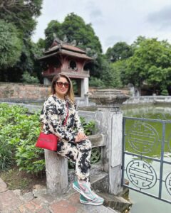 Karunya Ram Instagram - Wow agin made tis happn to visit new country n mke it some beautifull memories 🇻🇳 
:
:
:
#karunyaram #samridhiram #honai #vietnam #travel #explore #memories #vacation