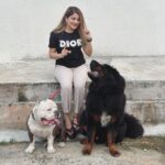 Karunya Ram Instagram - Wit my Simba and Bagheera 🤍🖤 : : #karunyaram #milkybeautykarunyaram #simba #bagheera Raja Rajeshwari Nagar, Bangalore South