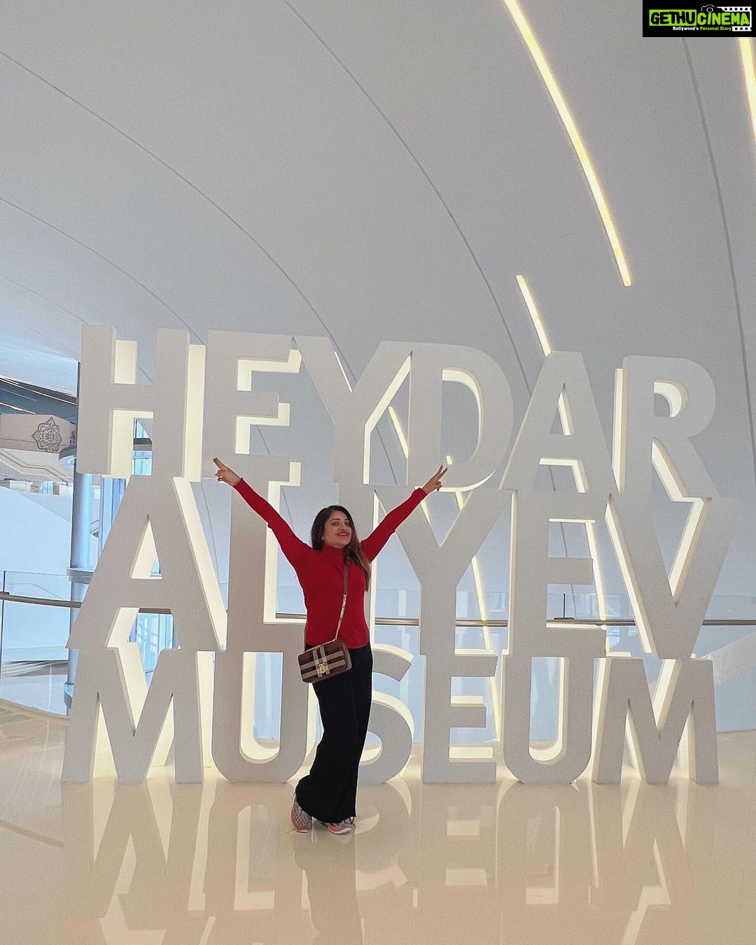 Karunya Ram Instagram - Baku 🇦🇿u have all my love and ♥️ : : #karunyaram #milkybeautykarunyaram #baku #azarbaijan #vecation #love #instagram #instagood #meta #pic #holiday #explore #memories Heydar Aliyev Center