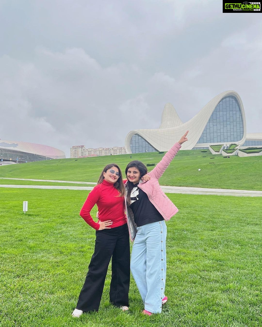 Karunya Ram Instagram - Baku 🇦🇿u have all my love and ♥️ : : #karunyaram #milkybeautykarunyaram #baku #azarbaijan #vecation #love #instagram #instagood #meta #pic #holiday #explore #memories Heydar Aliyev Center