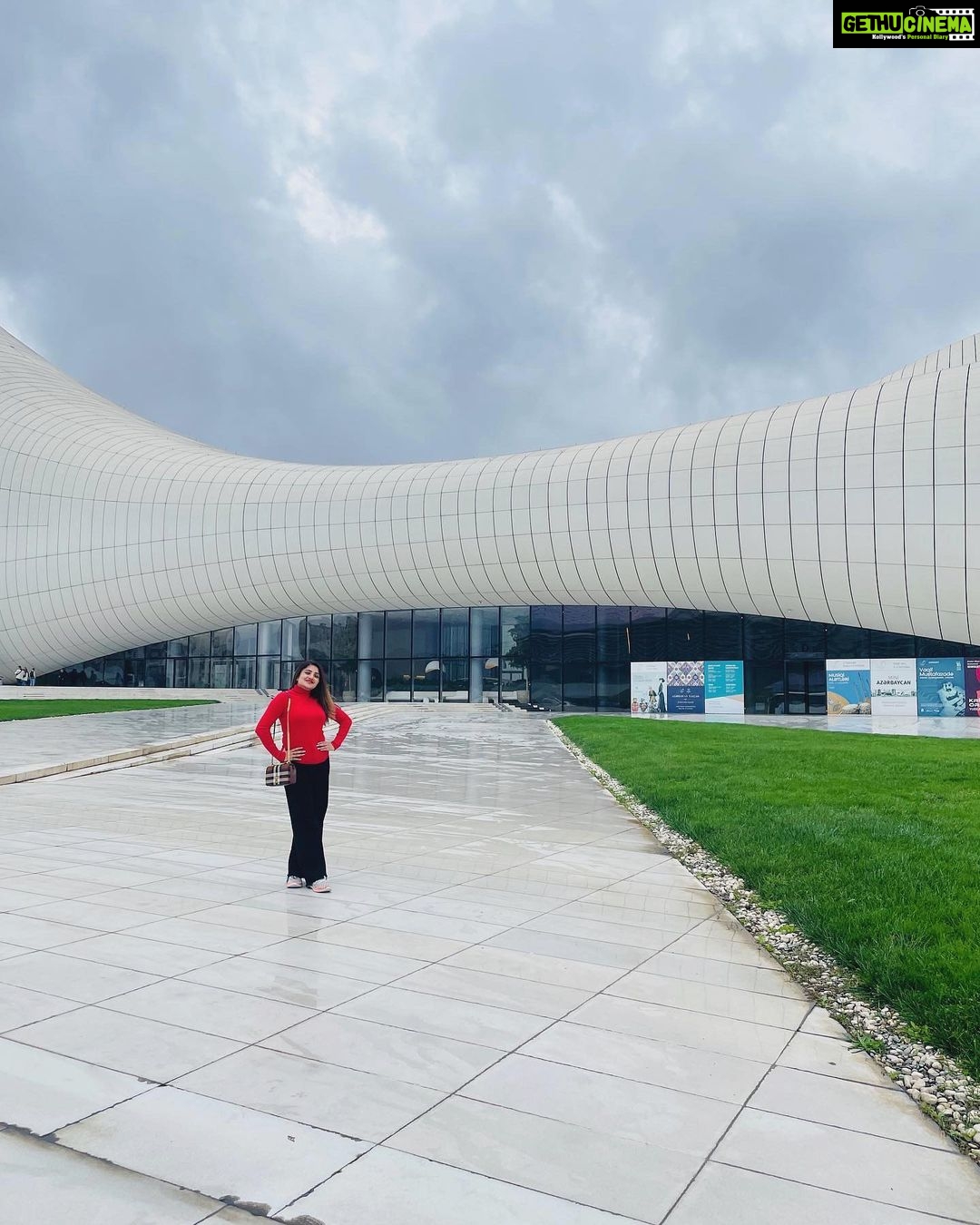 Karunya Ram Instagram - Baku 🇦🇿u have all my love and ♥️ : : #karunyaram #milkybeautykarunyaram #baku #azarbaijan #vecation #love #instagram #instagood #meta #pic #holiday #explore #memories Heydar Aliyev Center