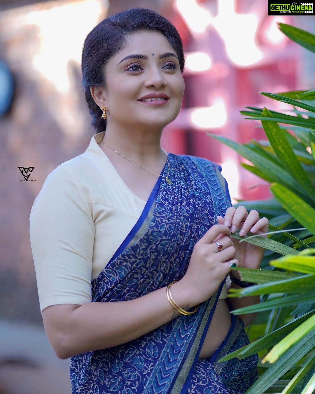 Karunya Ram Instagram - 💙🩵🤍 : : : Wearing : @devnastitchingstudio Makeup : @makeoverbysamridhi_ram PC : @vishnu_vcaptures Plac : @elementscelebratebangalore : : #karunyaram #milkybeautykarunyaram #actress #heroine #milkybeautykarunyaram #cute #beautiful #pretty #gorgeous
