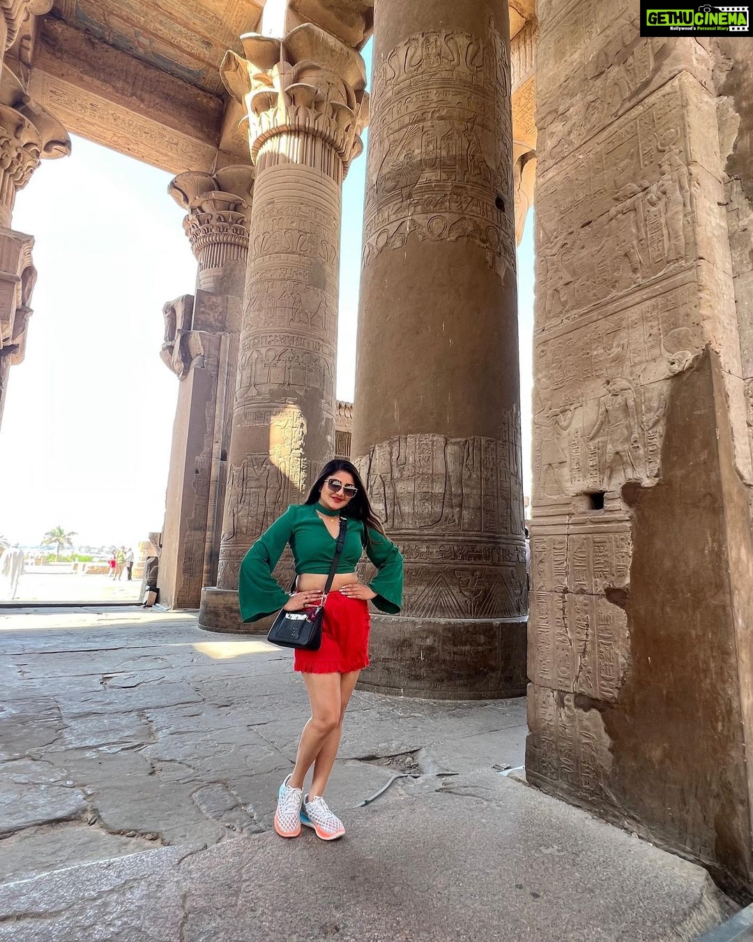 Karunya Ram Instagram - My best memories are the ones we make togather ♥️🥰🤗 : : #karunyaram #samridhiram #sisters #bonding #love #memeories #vacation #egypt Temple Of Kom Ombo