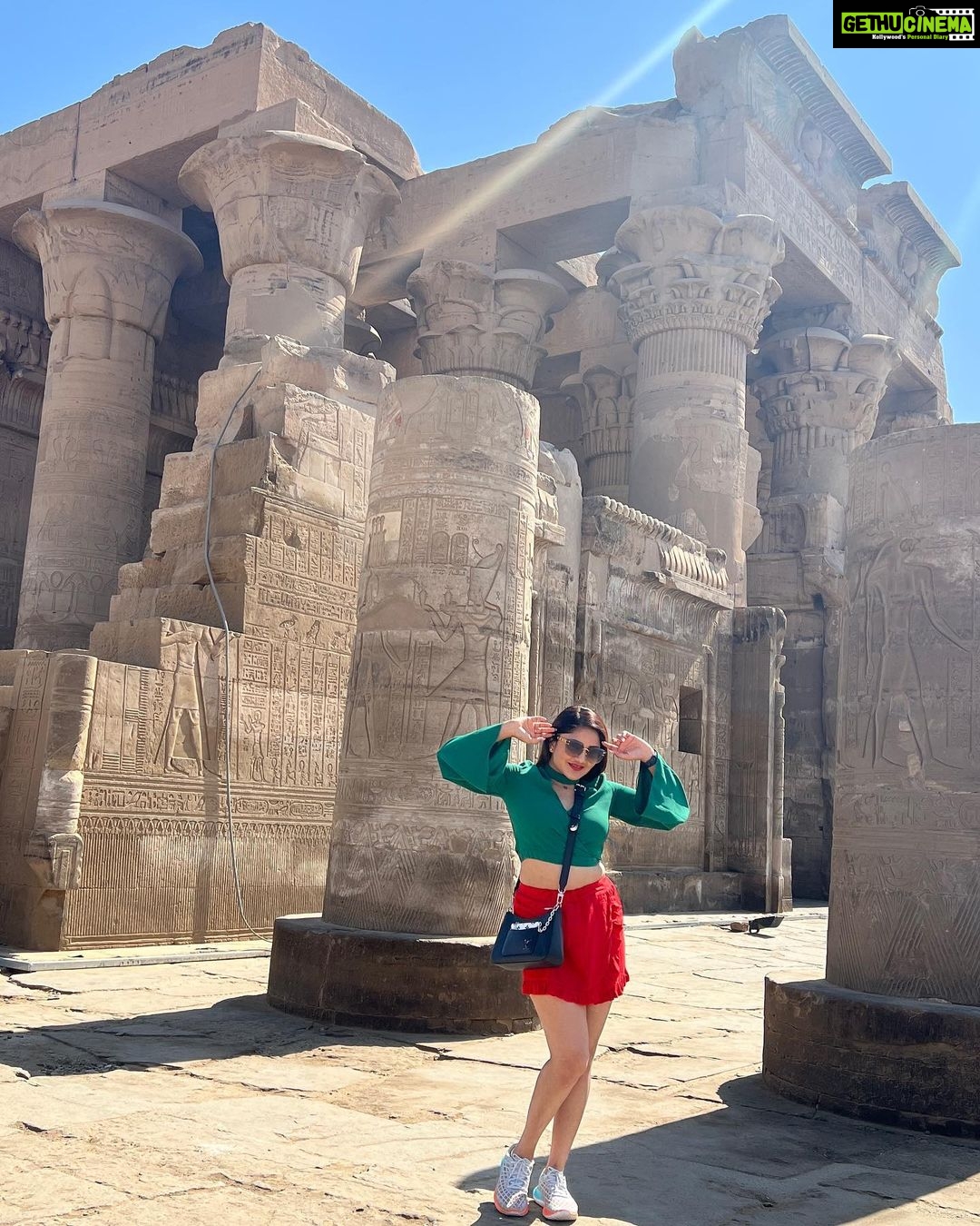 Karunya Ram Instagram - My best memories are the ones we make togather ♥️🥰🤗 : : #karunyaram #samridhiram #sisters #bonding #love #memeories #vacation #egypt Temple Of Kom Ombo