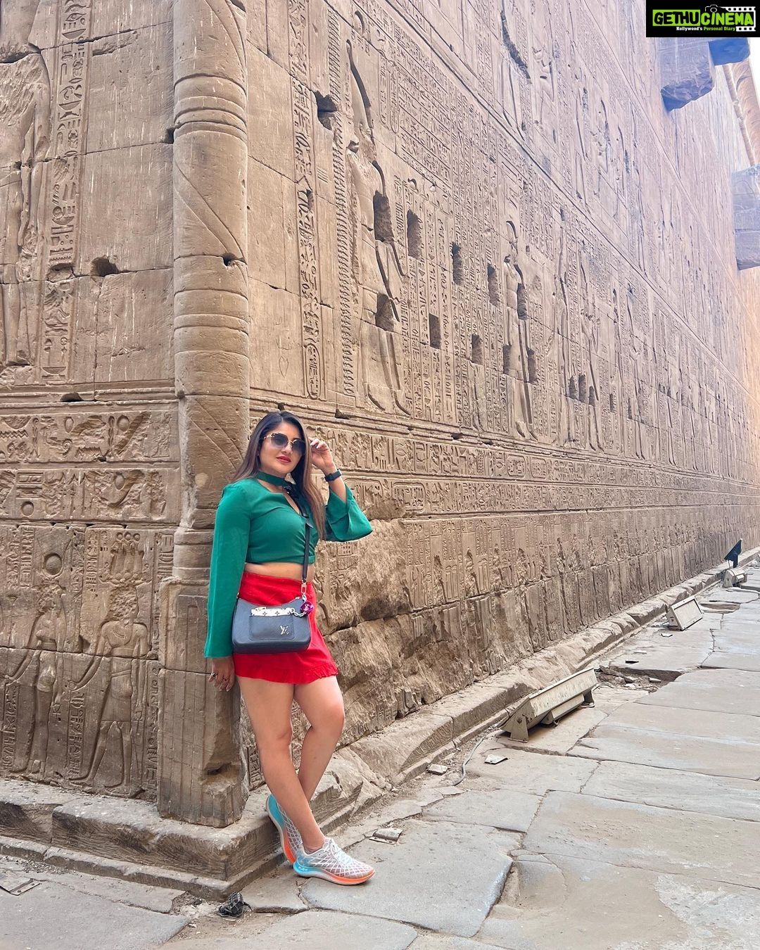 Karunya Ram Instagram - My best memories are the ones we make togather ♥️🥰🤗 : : #karunyaram #samridhiram #sisters #bonding #love #memeories #vacation #egypt Temple Of Kom Ombo