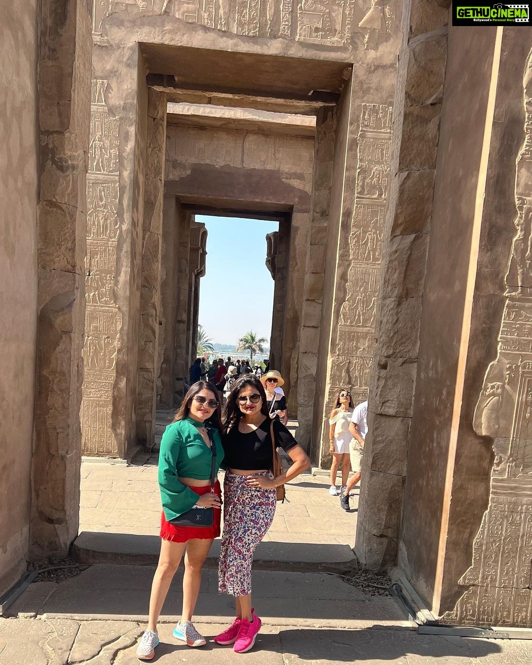 Karunya Ram Instagram - My best memories are the ones we make togather ♥️🥰🤗 : : #karunyaram #samridhiram #sisters #bonding #love #memeories #vacation #egypt Temple Of Kom Ombo