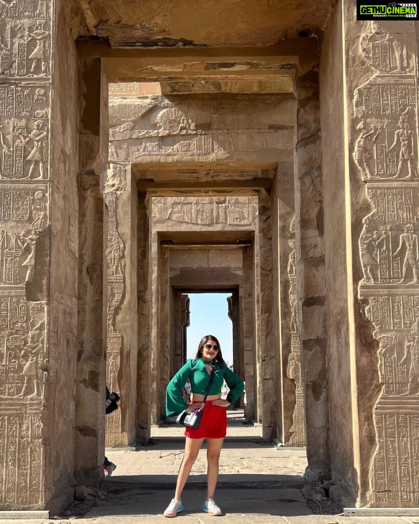 Karunya Ram Instagram - My best memories are the ones we make togather ♥️🥰🤗 : : #karunyaram #samridhiram #sisters #bonding #love #memeories #vacation #egypt Temple Of Kom Ombo