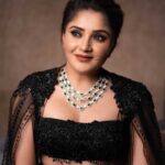 Karunya Ram Instagram - Gorgeous @ikarunya slaying the black co ord set look at @siimawards Jewellery @chaya_jewellery MUA- @makeup_sachin