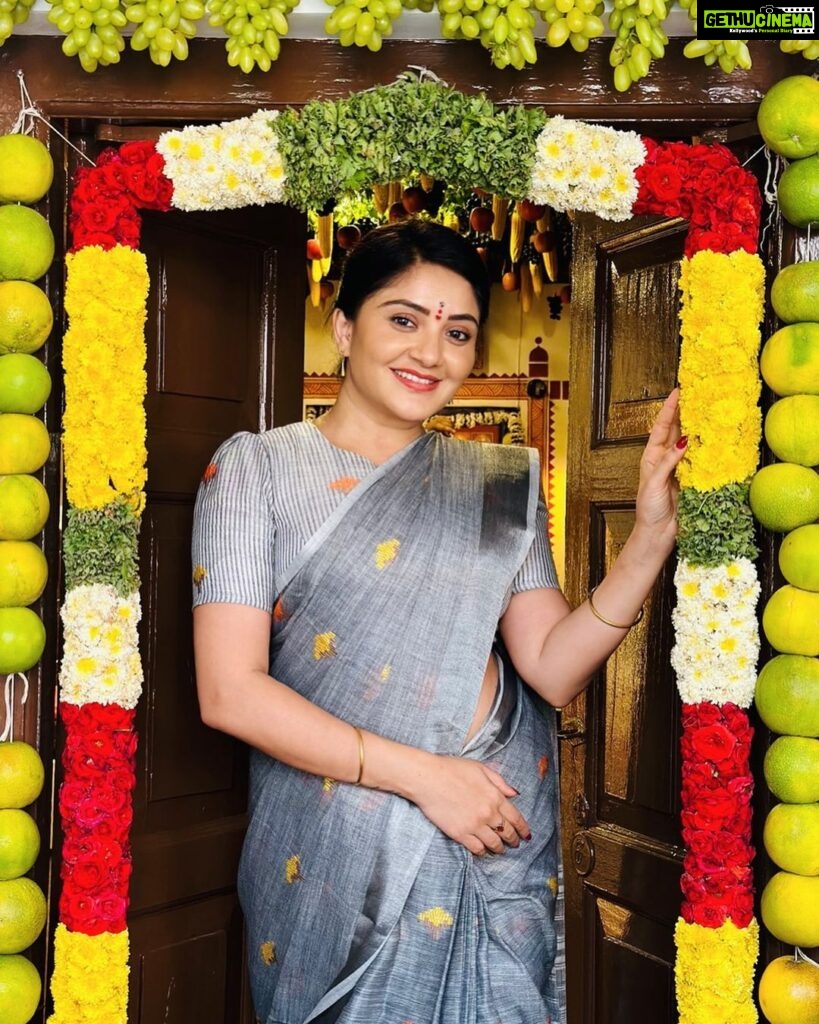 Karunya Ram Instagram - Happy Navaratri to all 💐🫶🏼🧿 Mysore, Karnataka