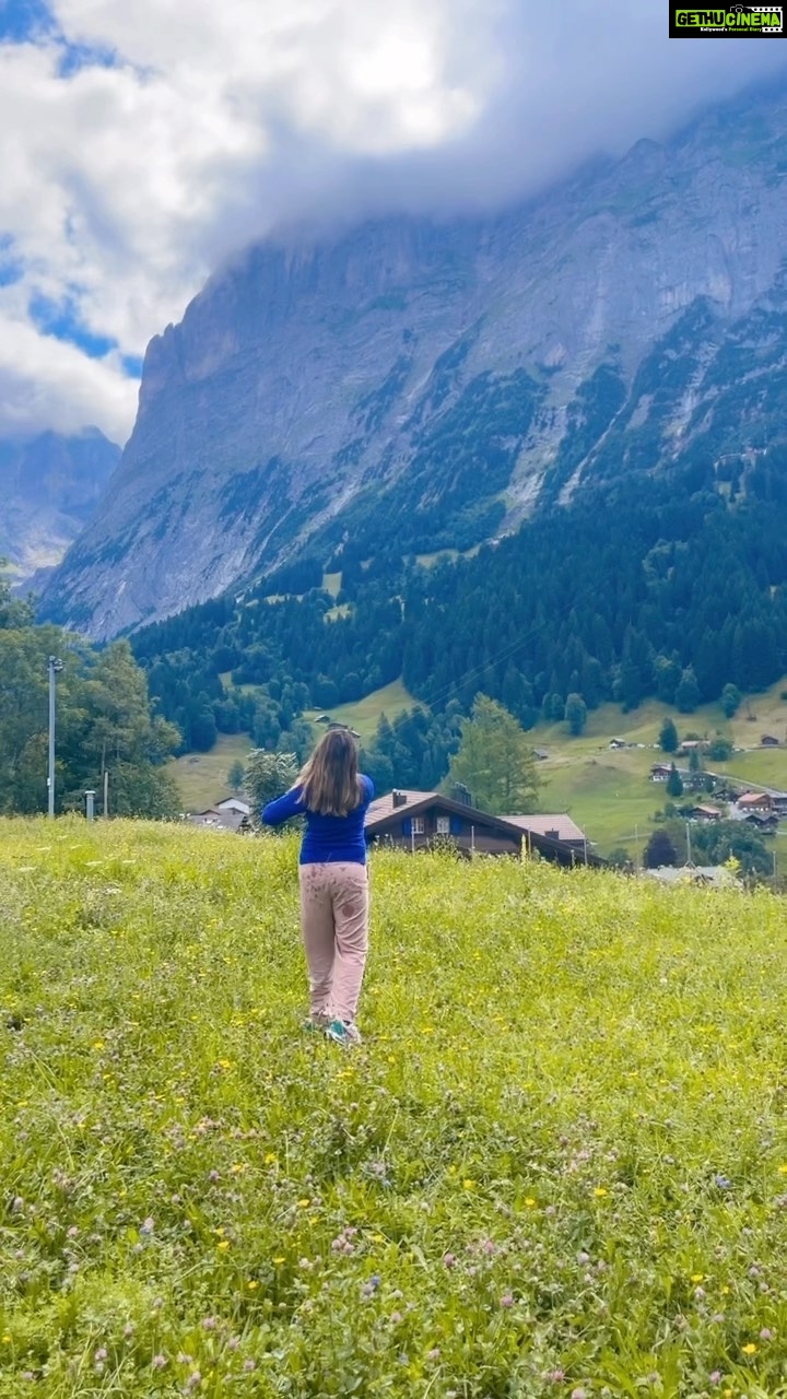Karunya Ram Instagram - Colorโs are the smiles of nature ๐๐ฅฐ๐ค๐ : : @joshapp.kannada @officialjoshapp : : #josh #joshkannada #karunyaram #milkybeautykarunyaram #nature #switzerland #trending #viral #instagram #instalike #instagood #instafashion #instamood #instalove