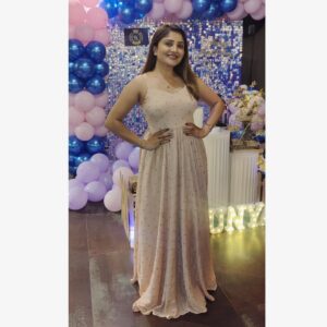 Karunya Ram Instagram - Bday celebration wit Spl people to see al of them keep swiping right ♥️♥️♥️🧿
:
:
Wearing : @ikarunya 
Decore : @gs_events20 
Place : @drinkndine_blr 
:
:
#karunyaram #milkybeauty #birthdaygirl #crlebration