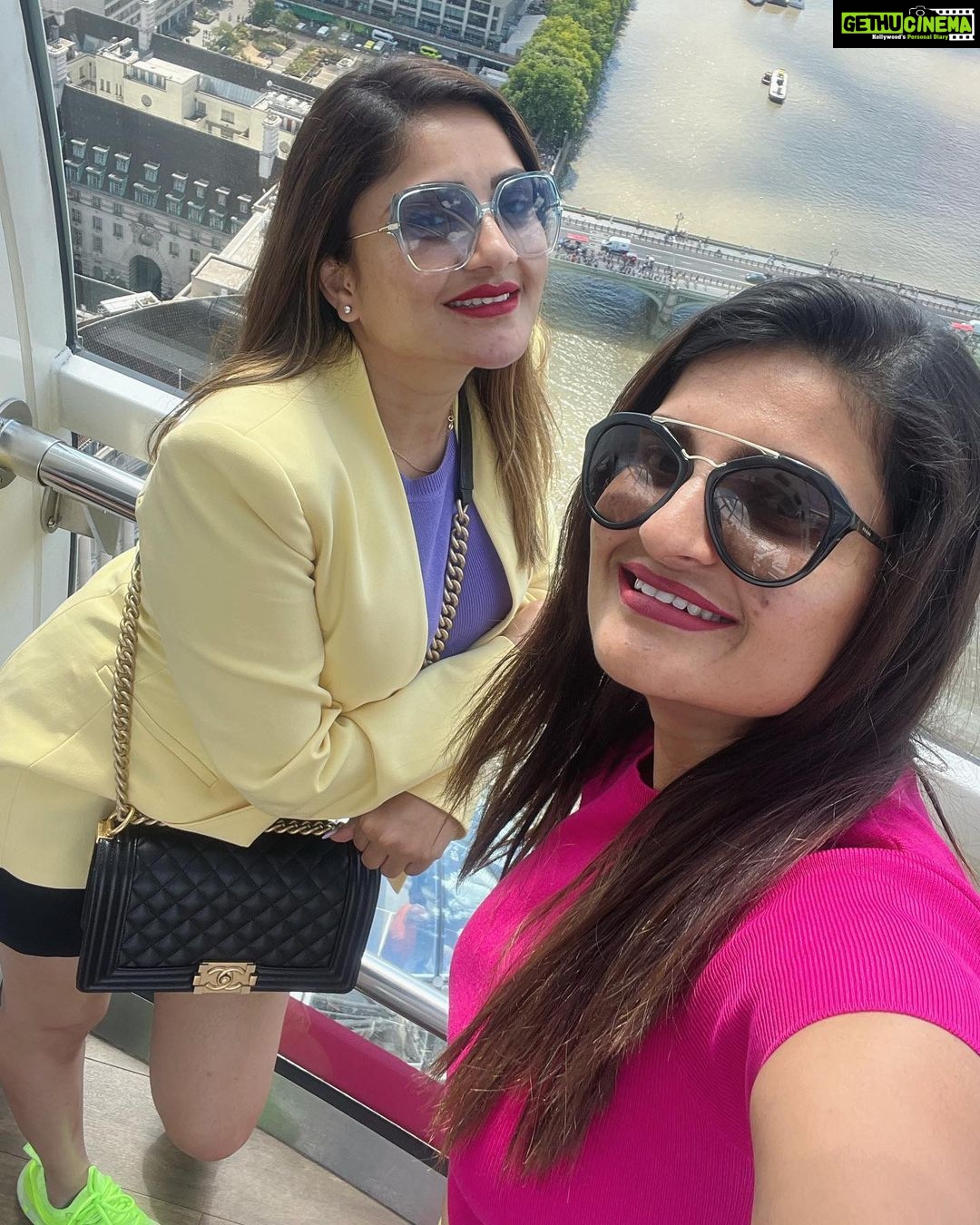 Karunya Ram Instagram - ❤️🩹🧿 : : #karunyaram #samridhiram #sisters #sisterlove #bonding #cute #beauty #gorgeous #pretty #love #instagood #instagram #instalike London Eye
