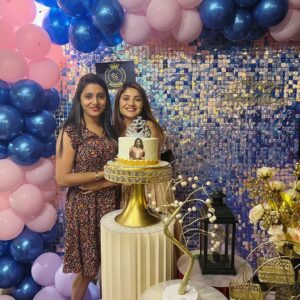 Karunya Ram Instagram - Bday celebration wit Spl people to see al of them keep swiping right ♥️♥️♥️🧿
:
:
Wearing : @ikarunya 
Decore : @gs_events20 
Place : @drinkndine_blr 
:
:
#karunyaram #milkybeauty #birthdaygirl #crlebration