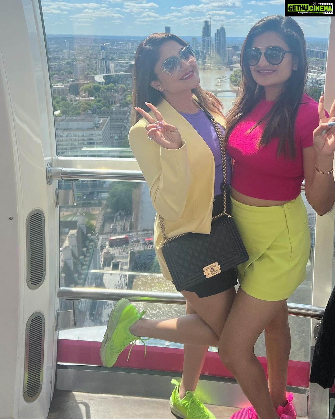 Karunya Ram Instagram - ❤️🩹🧿 : : #karunyaram #samridhiram #sisters #sisterlove #bonding #cute #beauty #gorgeous #pretty #love #instagood #instagram #instalike London Eye