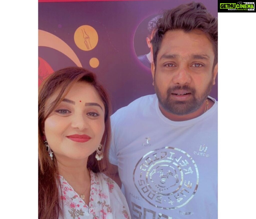 Karunya Ram Instagram - Thanking all in contributing to make this events successfull I’m glad to announce that over 1000 people have pledged to donate their organs ….immensely thankful and my gratitude to Srimati Ashwini Puneeth Rajkumar Madam and Action Prince Dhruva Sarja sir for your wonderful support and gesture…. Requesting all to support and give us strength to make more such evnents successful ….. 🫶🏼🙏🏻💐 : : : #karunyaram #milkybeautykarunyaram #samskartrust #karnatakadyndicatefoundation #organ #donation #socialwork #kimshospital Kims Hospital, K.R. Road,