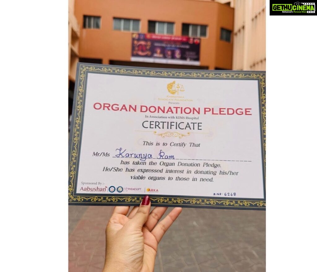 Karunya Ram Instagram - Thanking all in contributing to make this events successfull I’m glad to announce that over 1000 people have pledged to donate their organs ….immensely thankful and my gratitude to Srimati Ashwini Puneeth Rajkumar Madam and Action Prince Dhruva Sarja sir for your wonderful support and gesture…. Requesting all to support and give us strength to make more such evnents successful ….. 🫶🏼🙏🏻💐 : : : #karunyaram #milkybeautykarunyaram #samskartrust #karnatakadyndicatefoundation #organ #donation #socialwork #kimshospital Kims Hospital, K.R. Road,