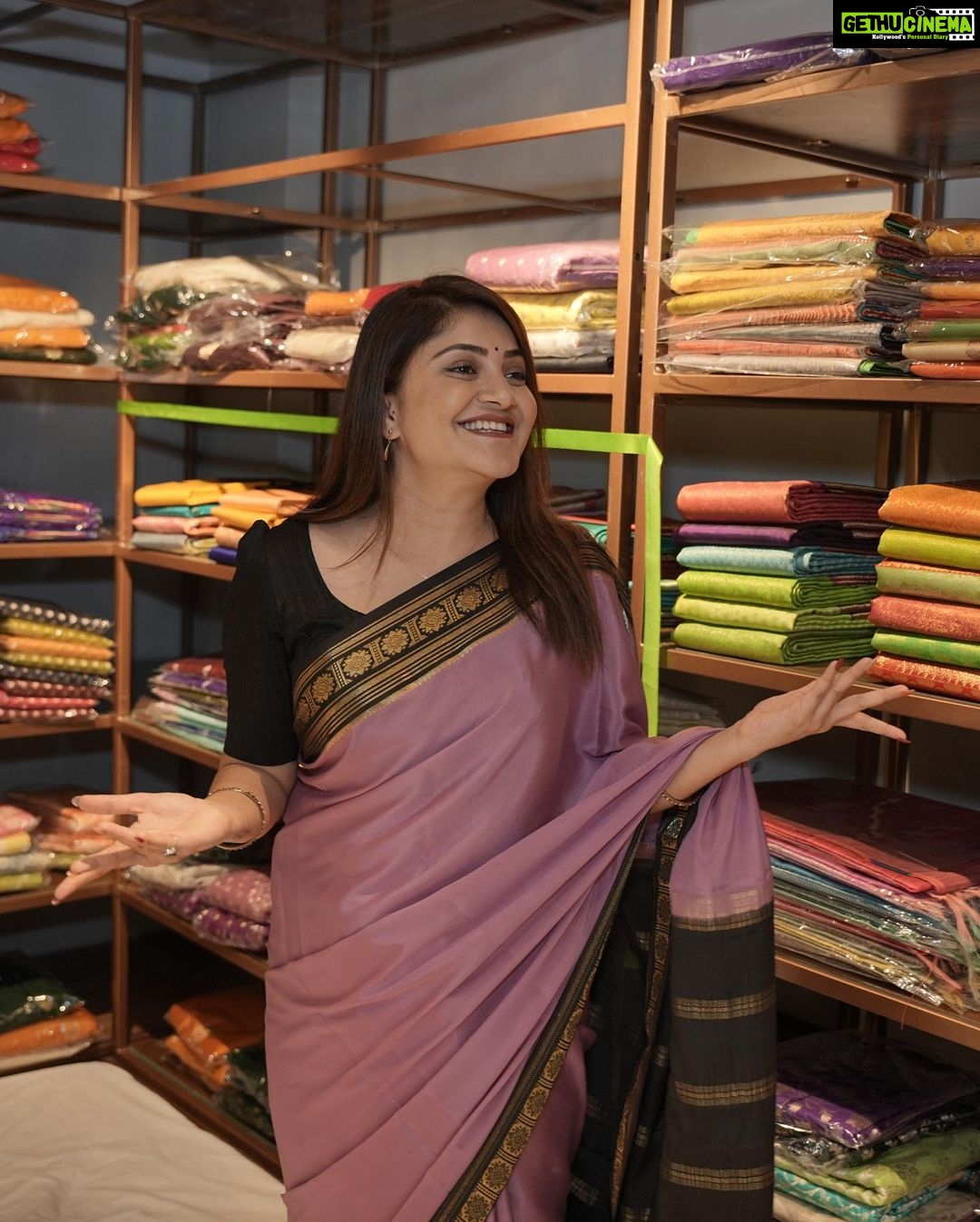Karunya Ram Instagram - Saree love 🥻❤️🥰🤗 : : @houseof.raadhya_sarees @umesh__photography___ Raja Rajeshwari Nagar, Bangalore South