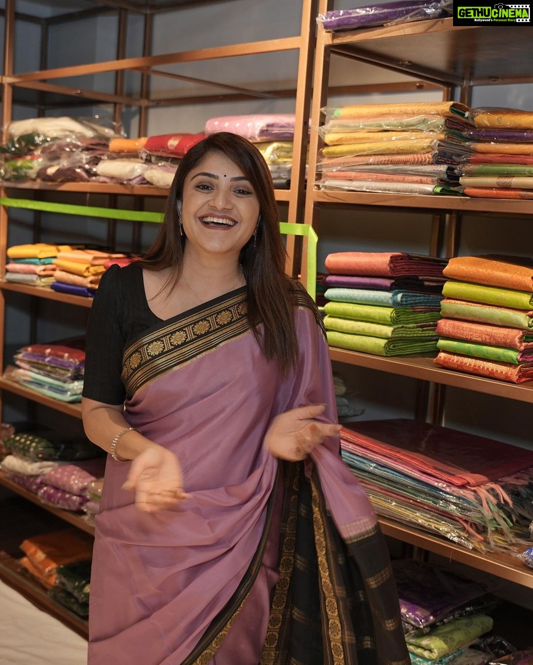 Karunya Ram Instagram - Saree love 🥻❤️🥰🤗 : : @houseof.raadhya_sarees @umesh__photography___ Raja Rajeshwari Nagar, Bangalore South